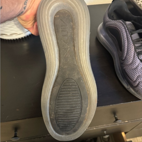 Nike Air Max 720 - Picture 2 of 3